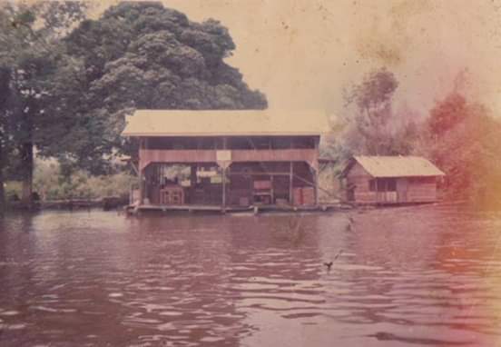 Sungai Rokan Tempo Dulu: Rakit Penjual Minyak yang Menjadi Persinggahan Kapal-Kapal Kayu